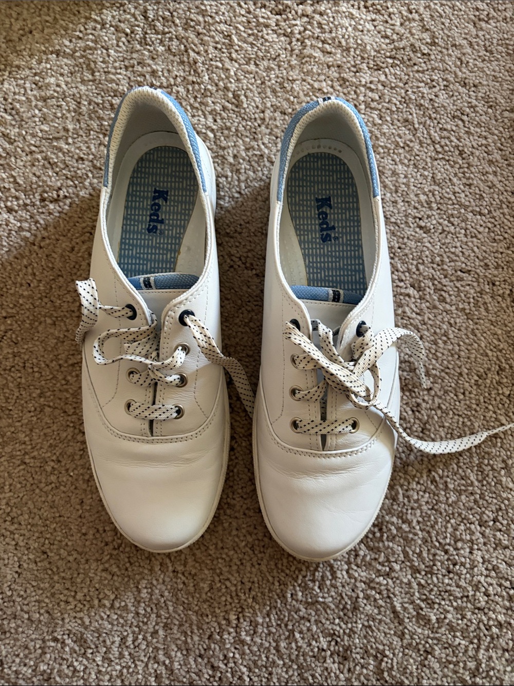 Keds White Leather Sneakers with Light Blue Trim size 8.5 like new